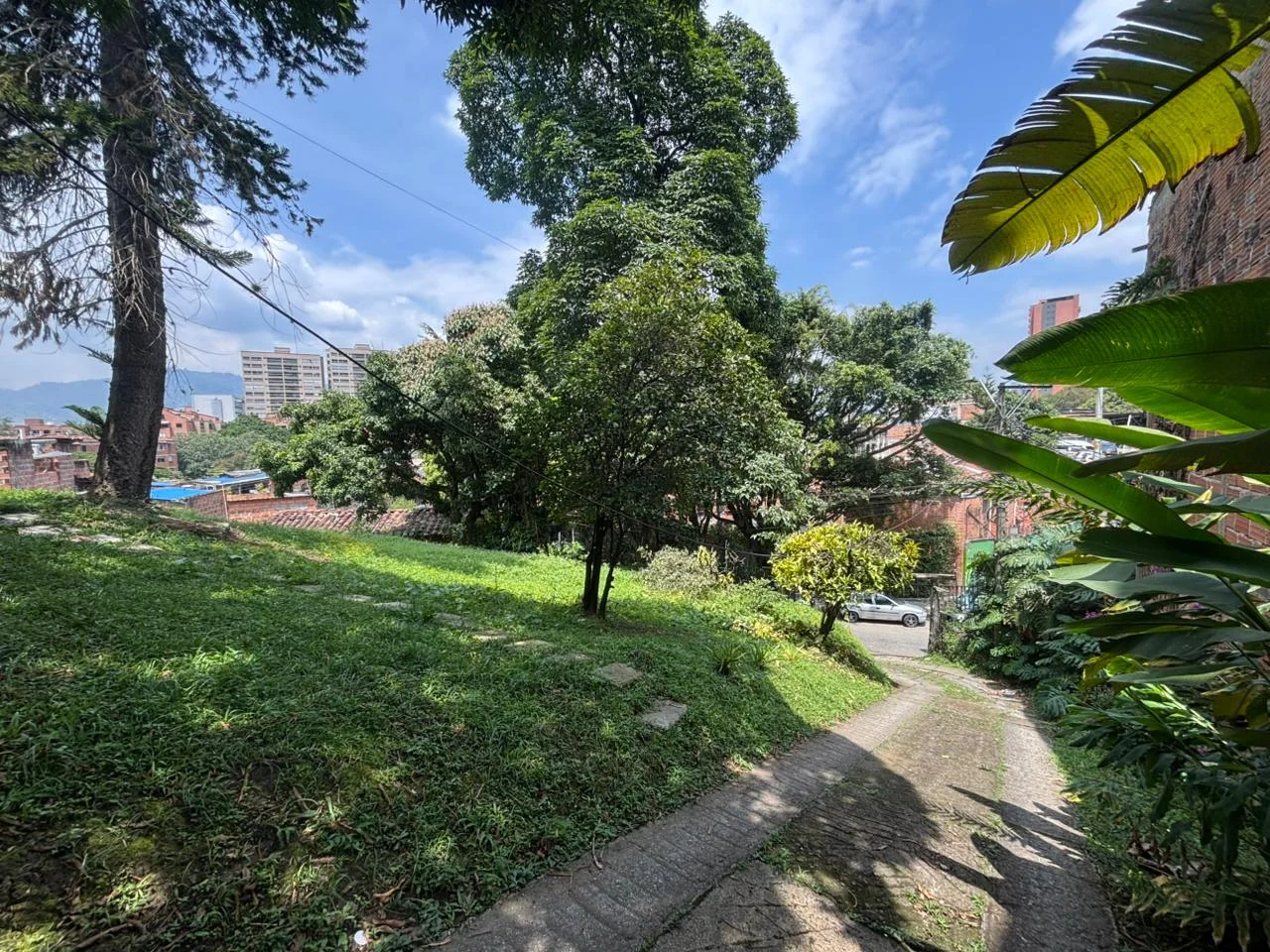 Lote La Salle Envigado para desarrollar Brassia